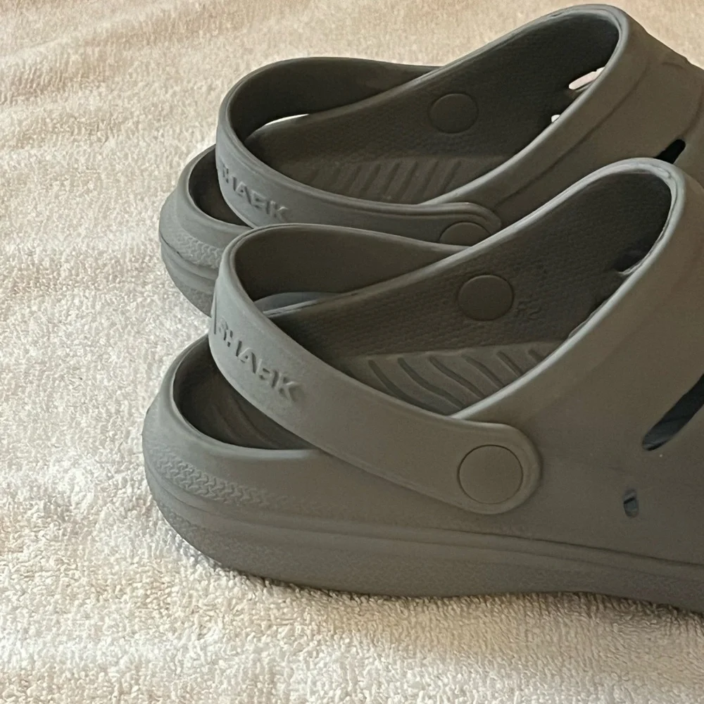 Rugged Shark Gray Sandals Sz 9